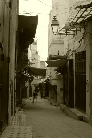 Ruelle dans la médina de Fés
